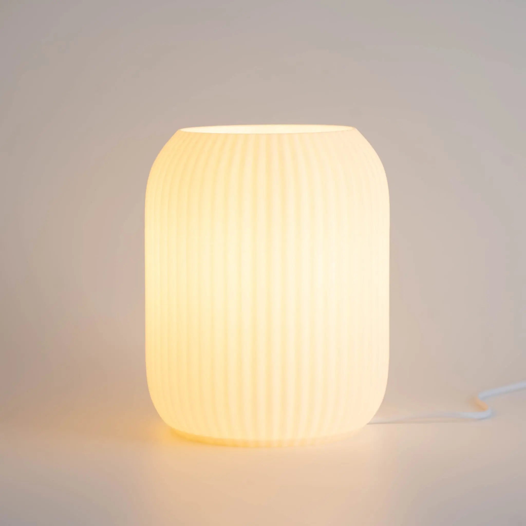 Blok3D Lámpara Orlo - Luz cálida que transforma tu espacio