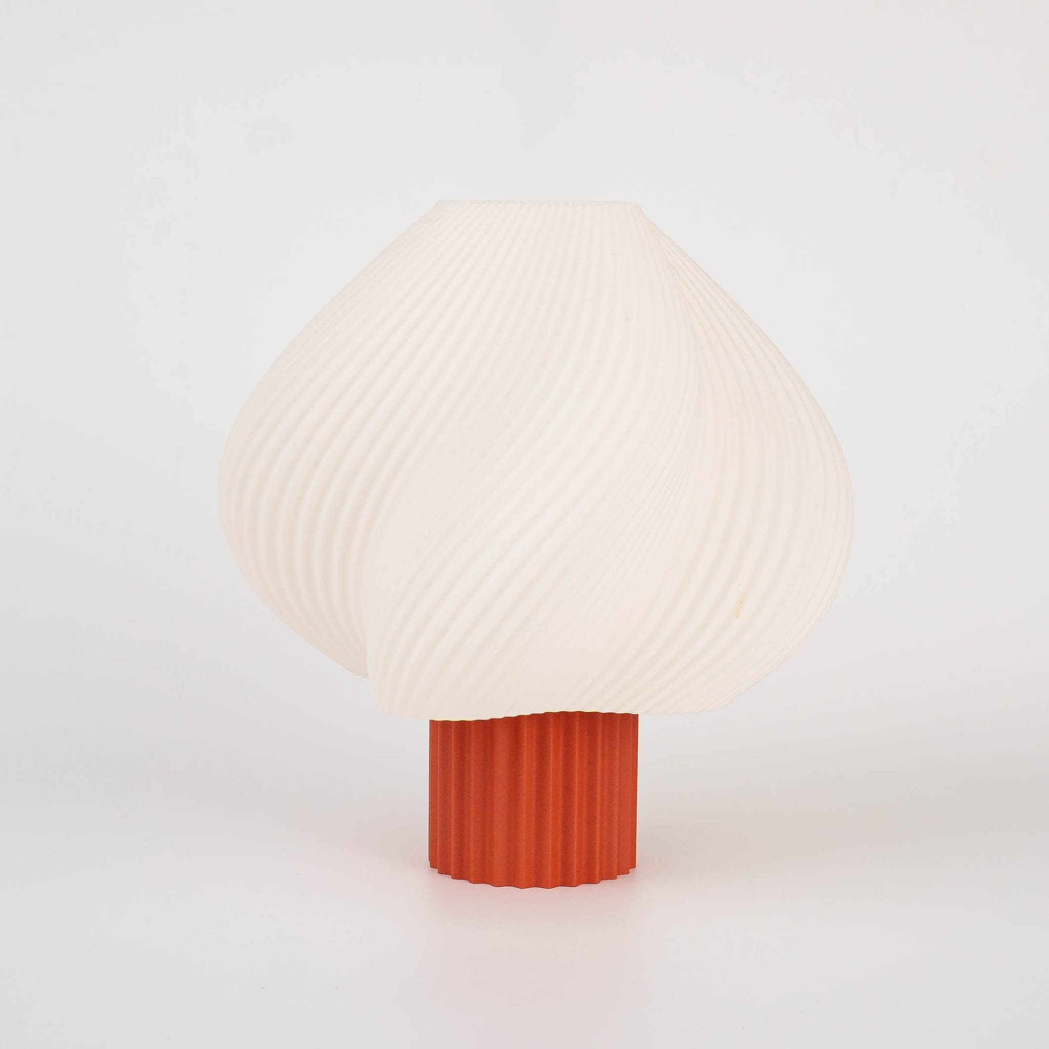 Blok3d Nuestro Catálogo Marmol Rojo / Blanco Lámpara Swoola – Suaviza tu espacio con luz cálida y diseño orgánico