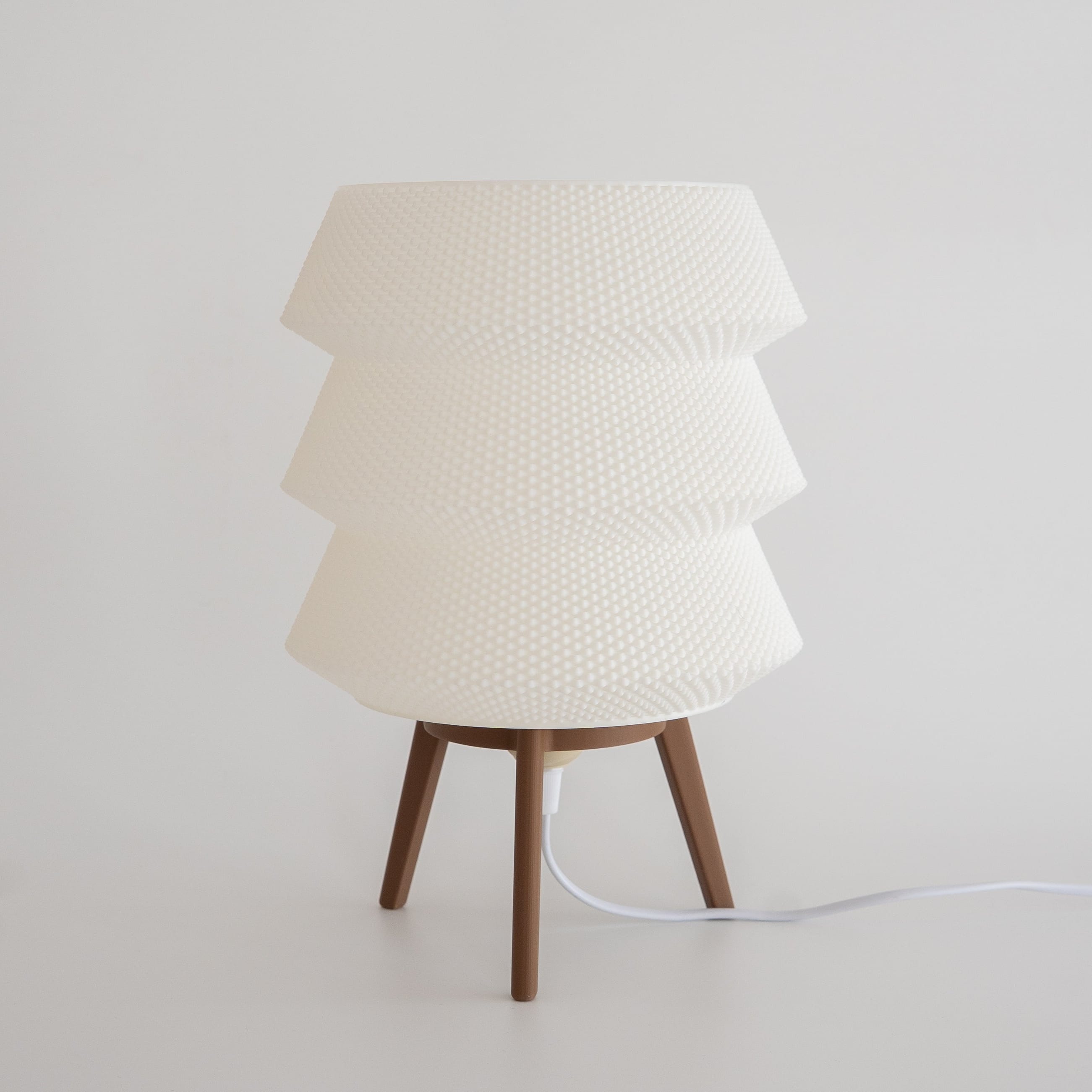 Blok3d Nuestro Catálogo Marrón / 31cm / Blanco Lámpara Verola – Convierte tu espacio en un ambiente cálido y elegante