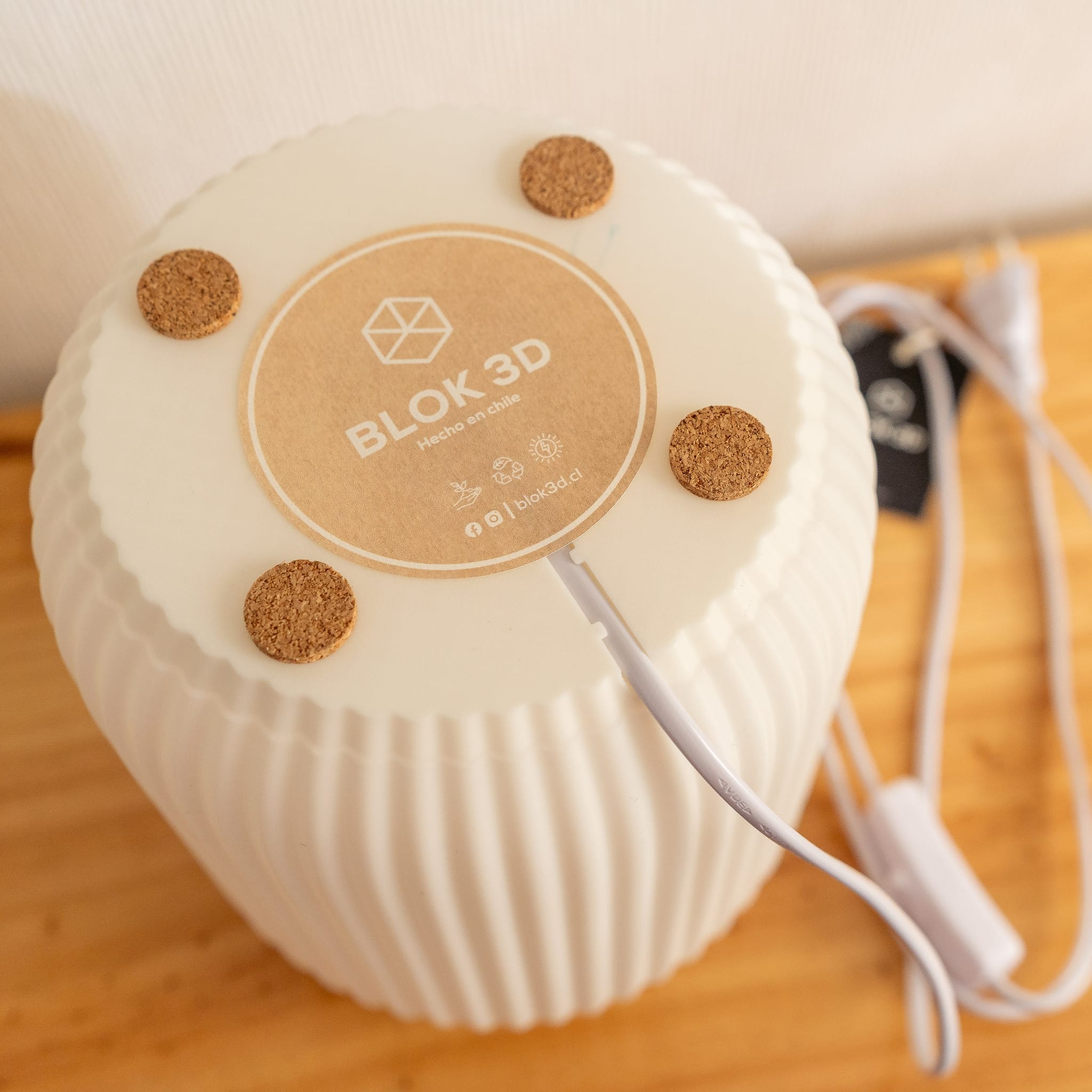 Blok3D Lámpara Orlo - Luz cálida que transforma tu espacio